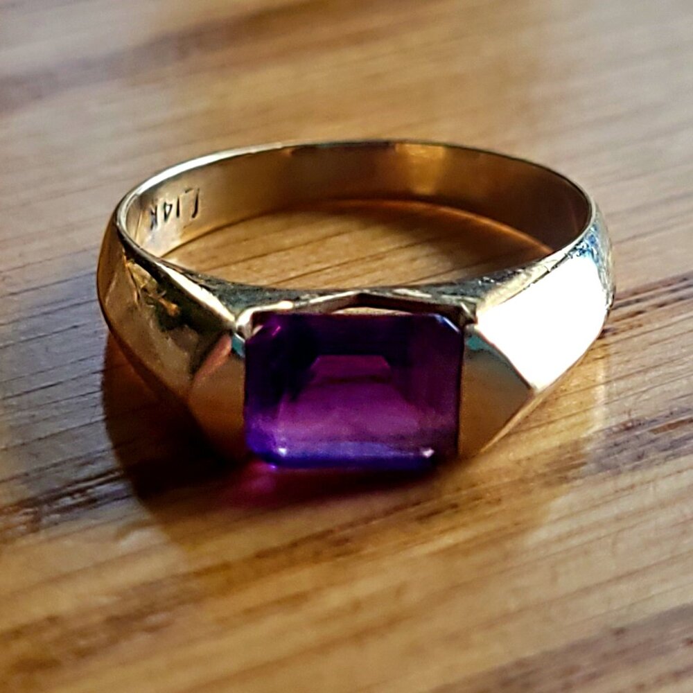 14K Gold Amethyst Ring , Size 6 3/4